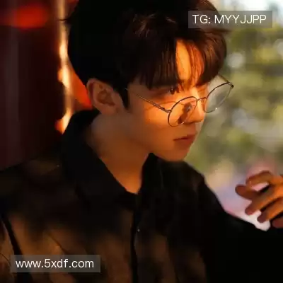 杜严谦